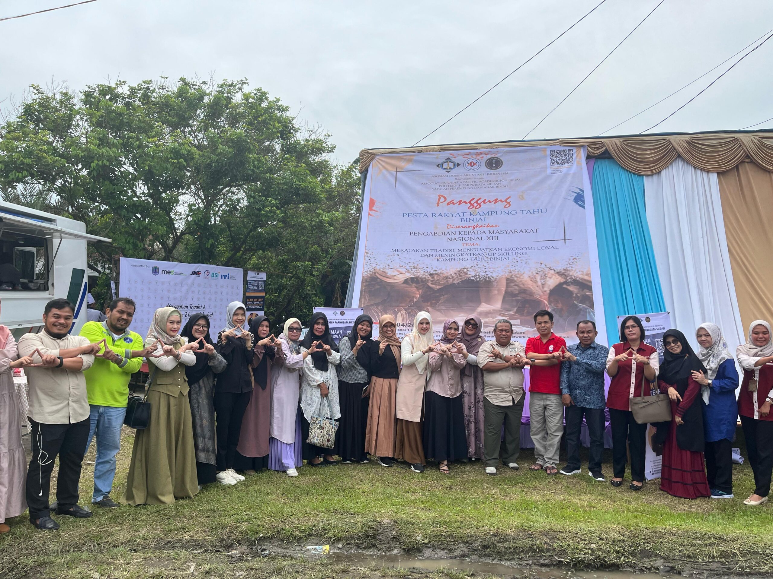 ASOSIASI DOSEN AKUNTANSI INDONESIA LAKSANAKAN PKM NASIONAL XIII DI KAMPUNG TAHU BINJAI
